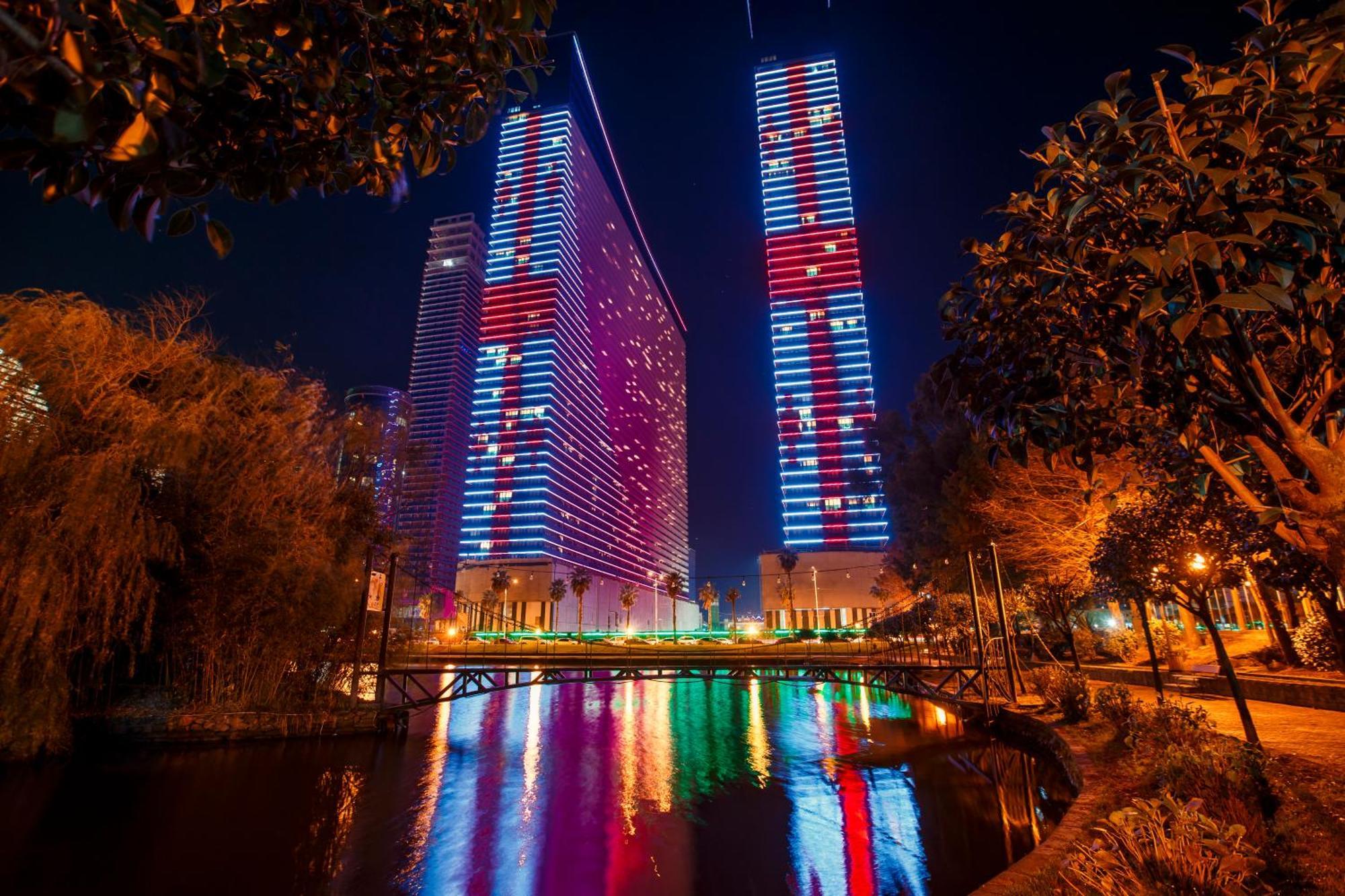 Panorama Orbi Beach Resort Center Suite Batumi Exterior foto