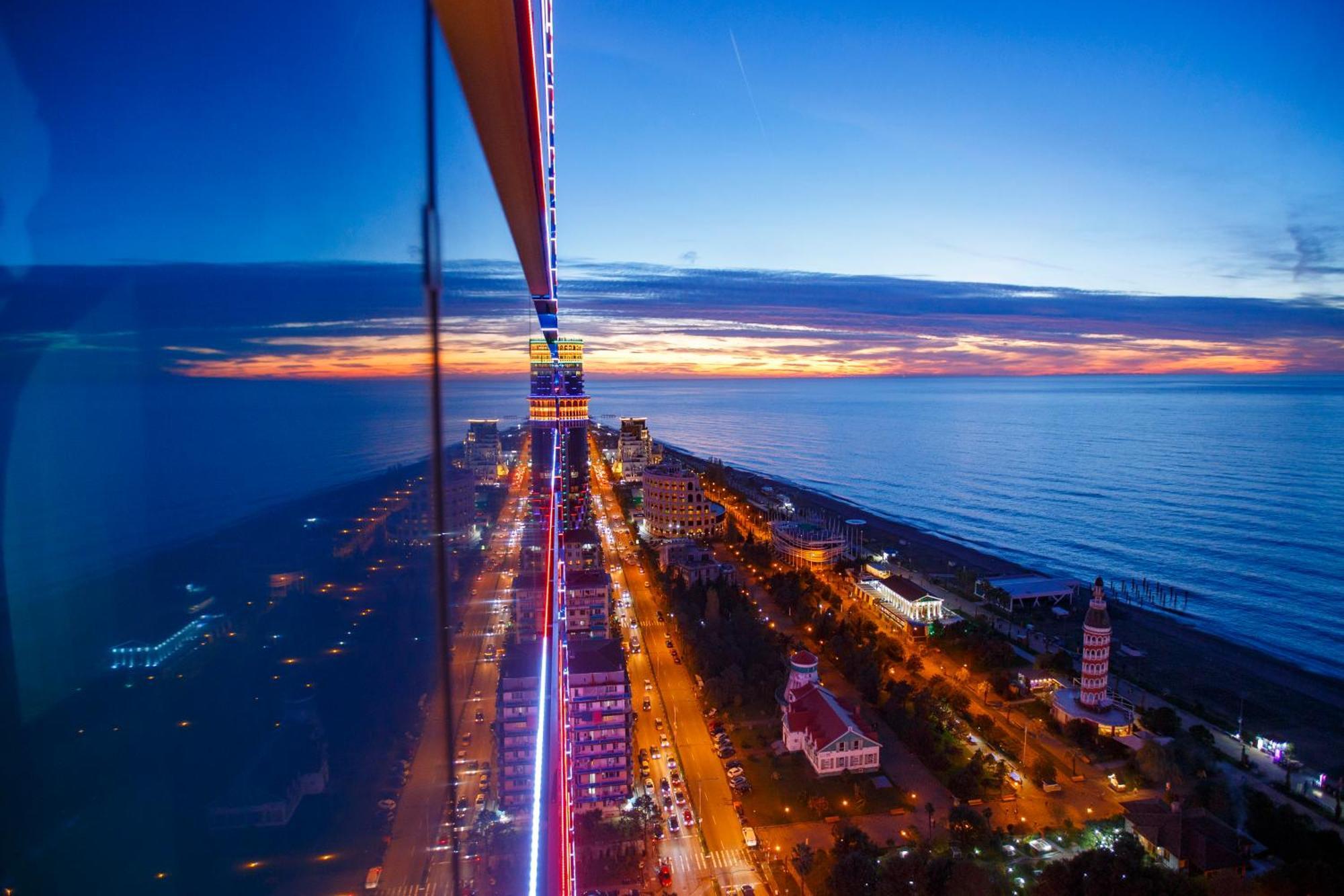 Panorama Orbi Beach Resort Center Suite Batumi Exterior foto